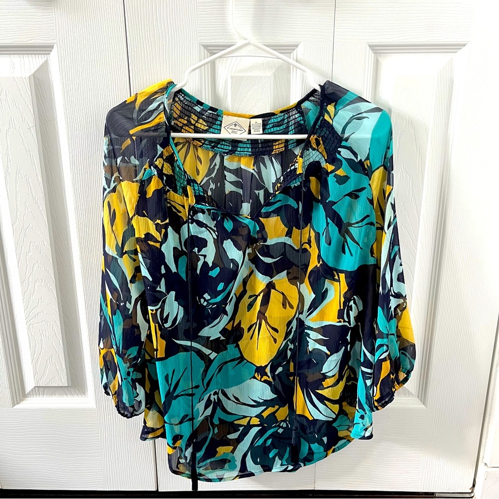St. John’s Bay sheer blouse, Women’s Size M